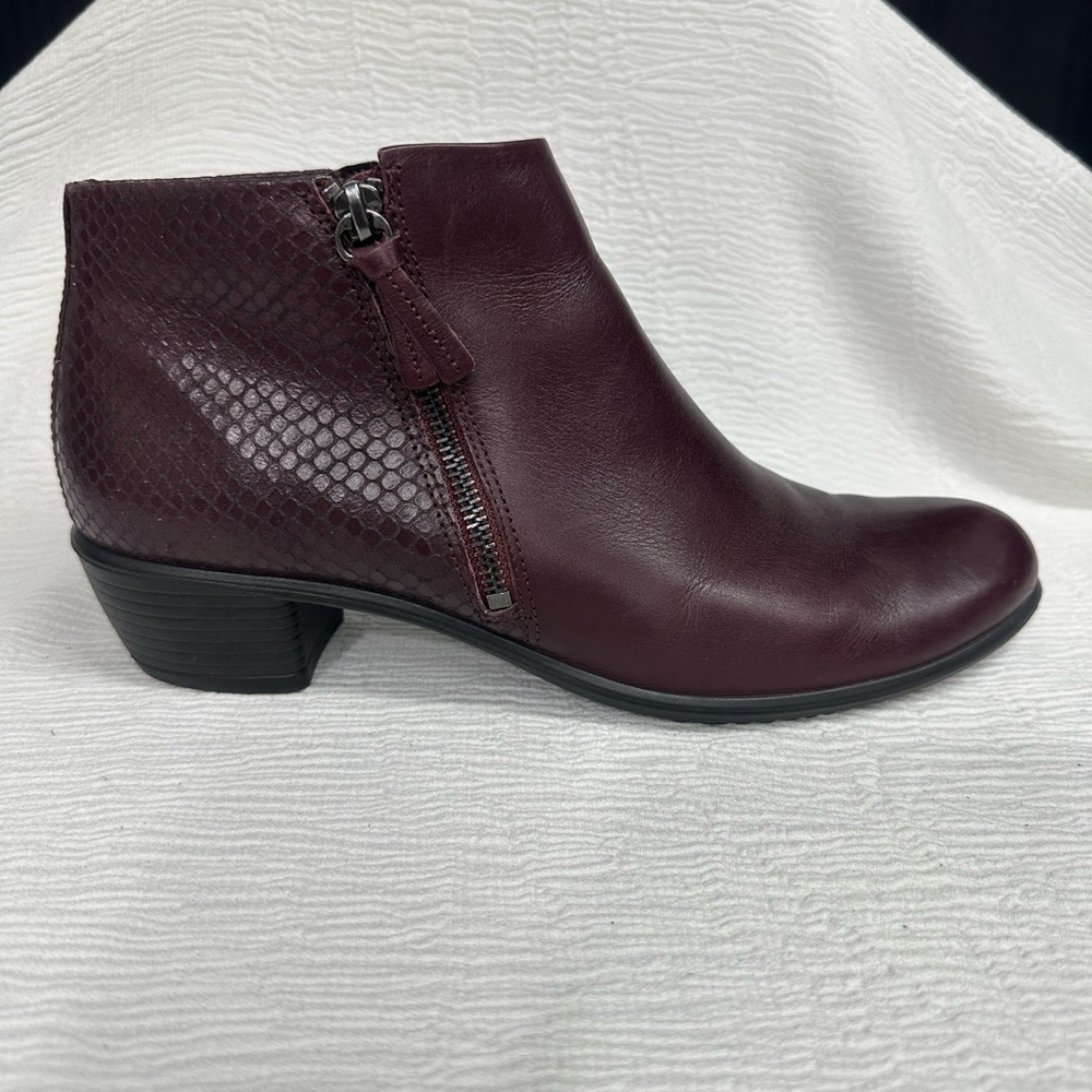 Ecco Burgundy Red Leather Ankle Booties with Snakeskin Textured​